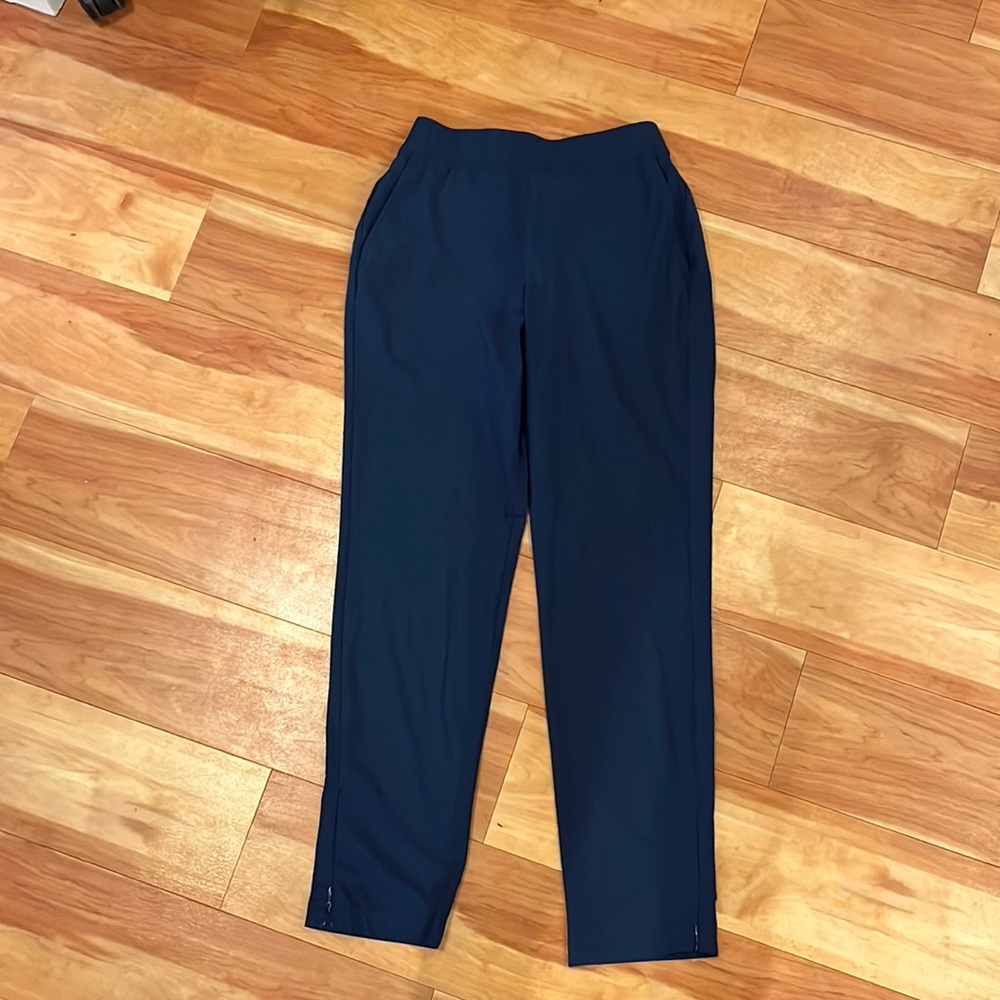 Brand new Tommy Bahama navy women’s golf pant